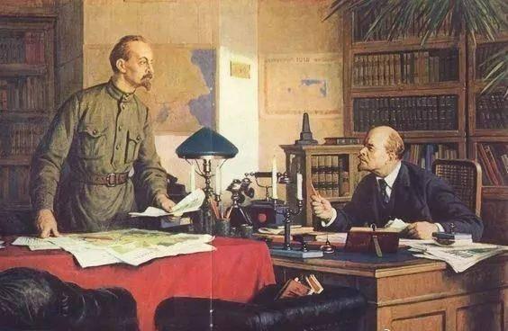 女子身着日本侵华军装露脸,日军女子拍照