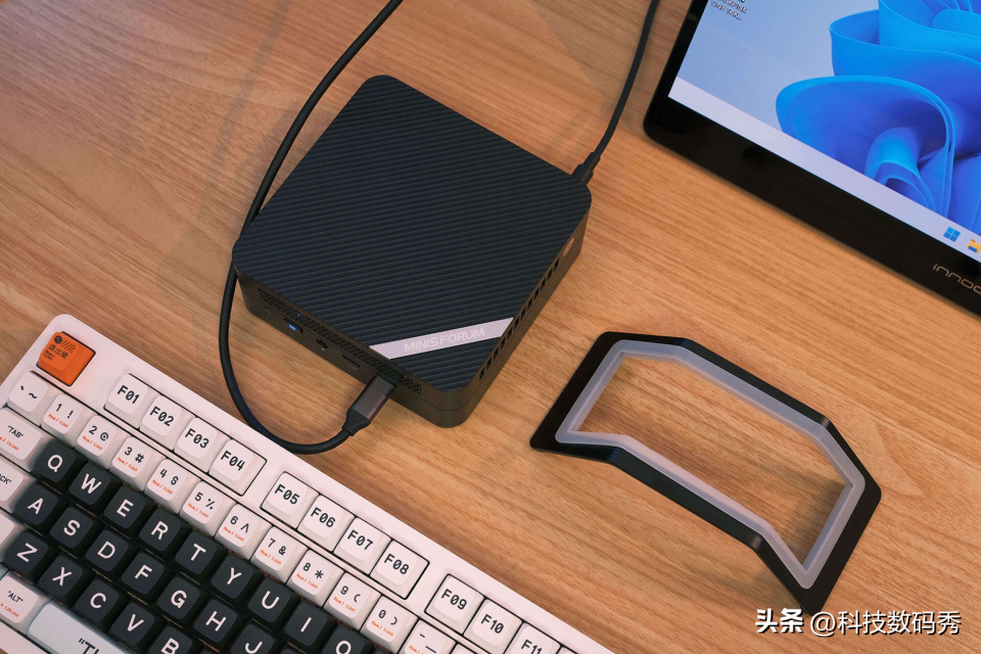 铭凡um480xt对比560xt,铭凡um560xt看高清视频