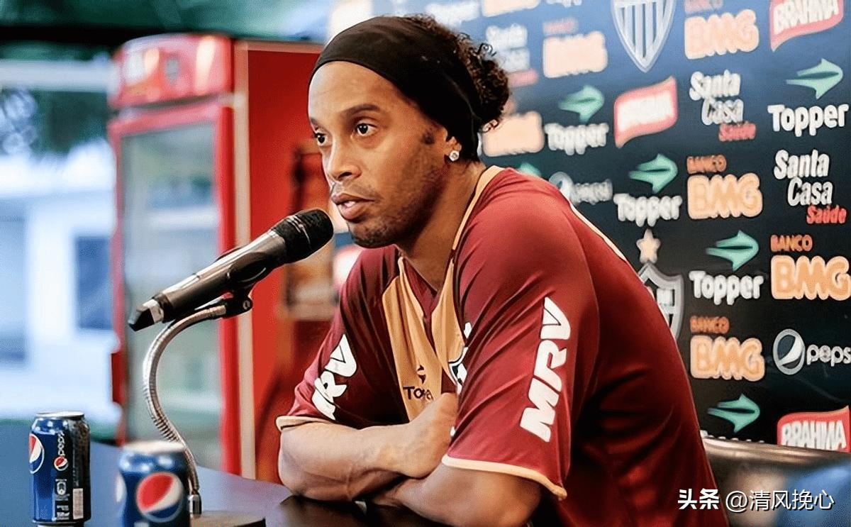 日本暴行老照片,日军女子拍照