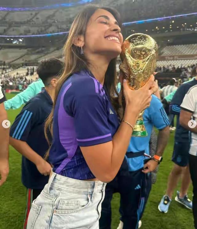 梅西巴萨故事,梅西感情经历纪录片