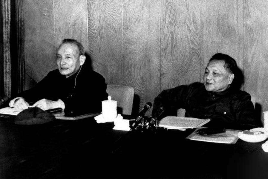 1952年母女拦车告状，*小平邓**调查后勃然大怒，严惩当代“陈世美”