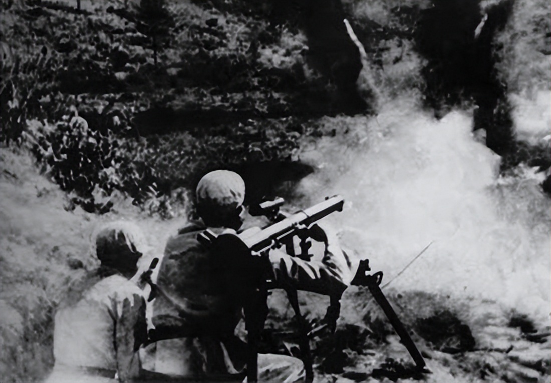 1956年，毛主席对于台湾未来做出精准预言，指出“只有两条出路”