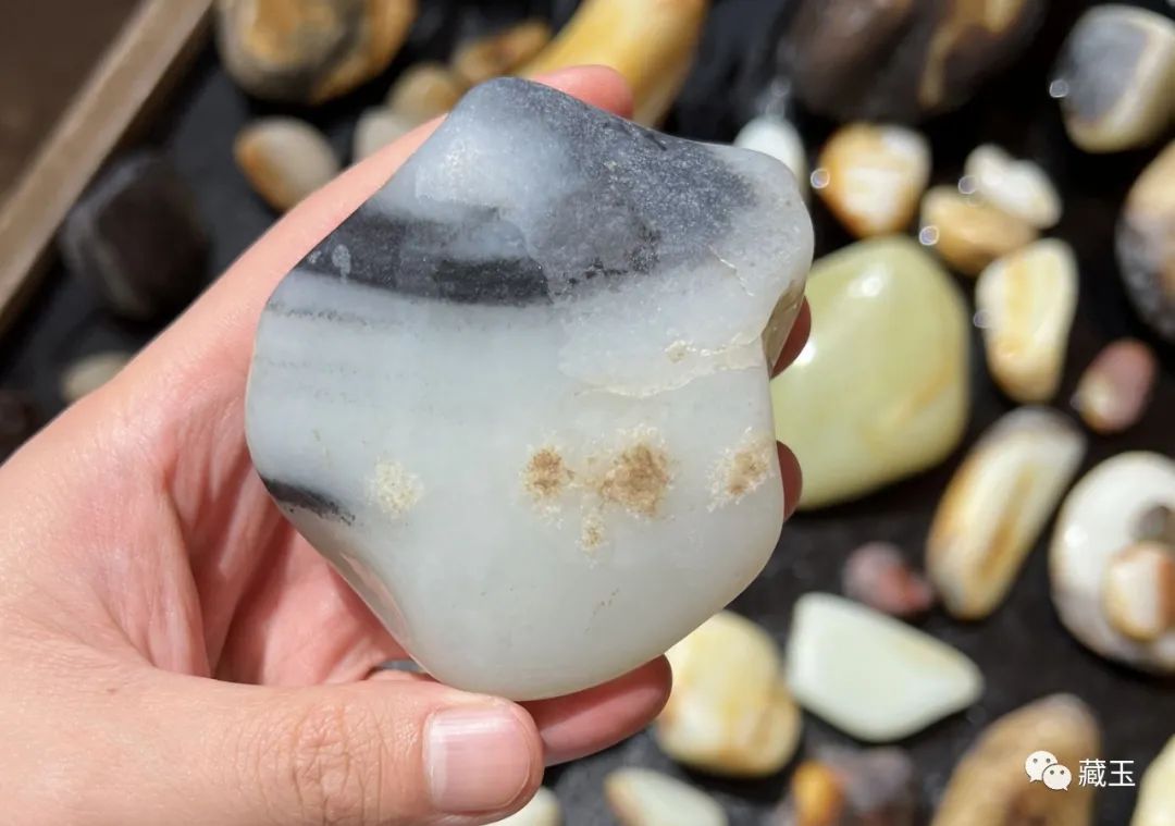 为什么有的和田玉青花特别便宜,和田玉青花什么样的价格高