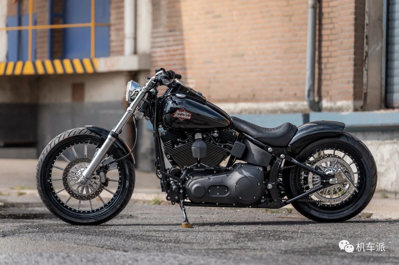 哈雷夜路德定制版改装案例,哈雷夜行者旅行改装