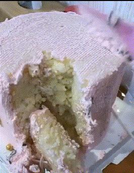 神回复：把大众车标扣下来清灰，里面藏了一个圆球，这是个啥？