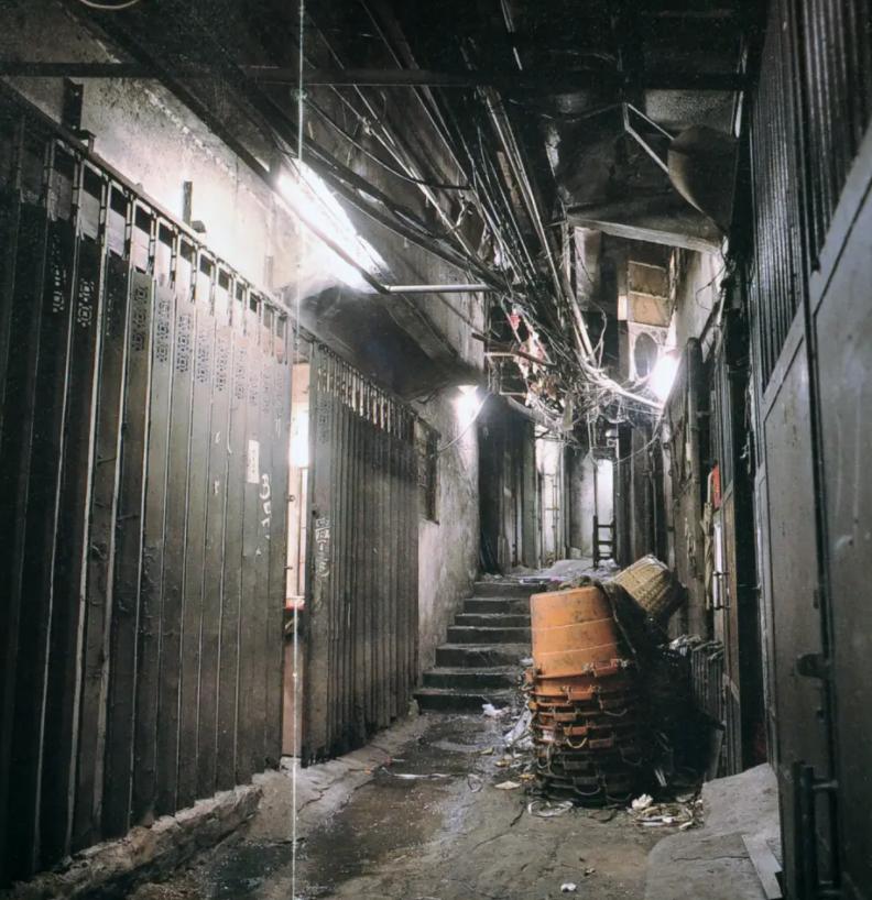 罪恶之城真实的香港九龙城,上世纪八十年代香港九龙城寨