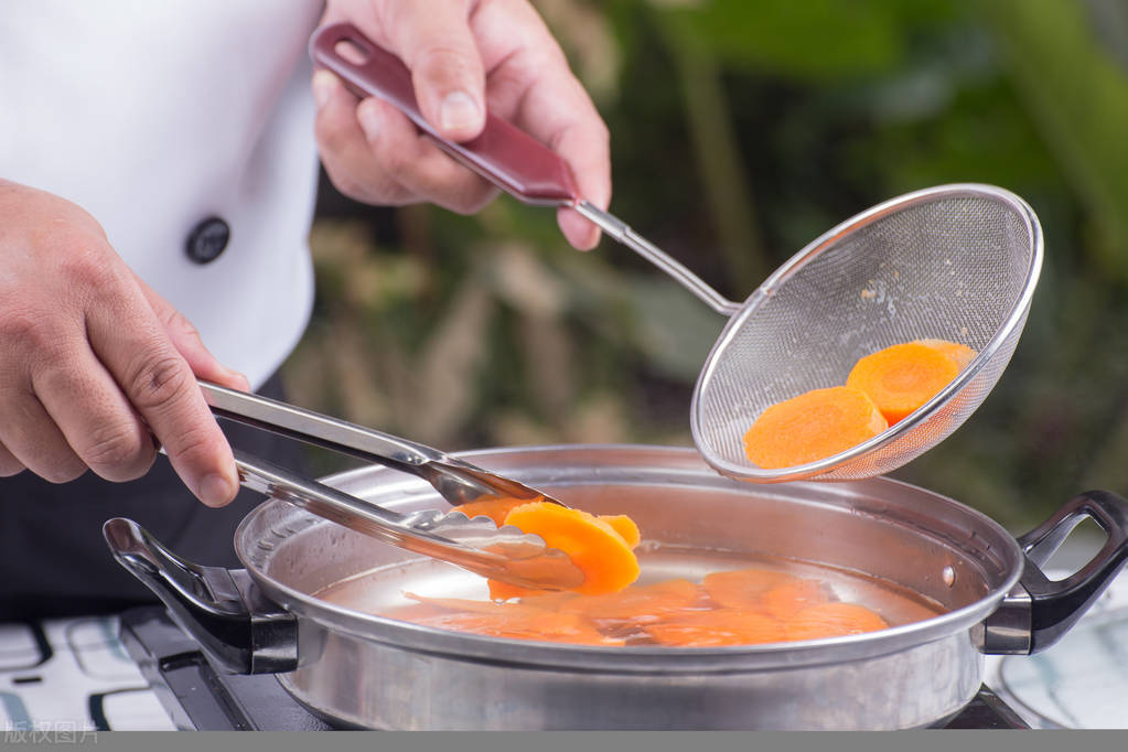 奥美拉唑是不是对大部分胃病有效,河南女子每天吃奥美拉唑养胃