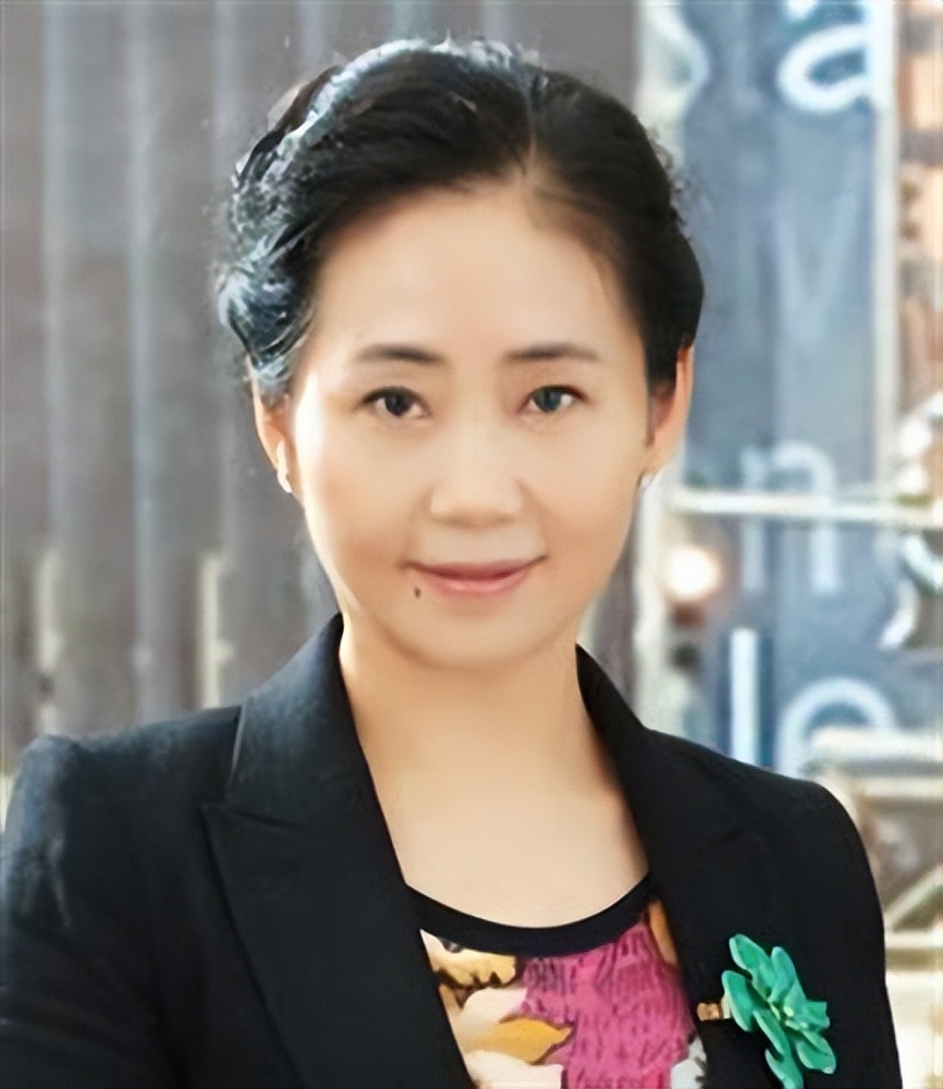 江苏女首富第一名,身价千亿的中国女首富