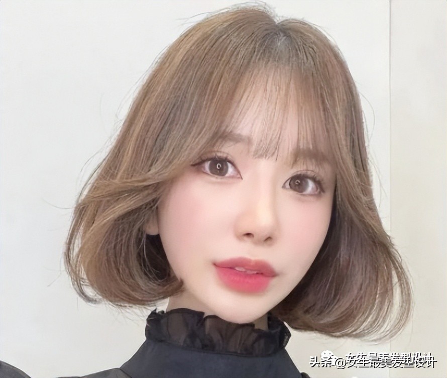 烫短发内扣的步骤,烫外翻内扣卷发教程短发