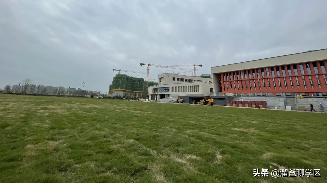 乘着大运会这缕“东风”，应该没有谁比东安湖还快