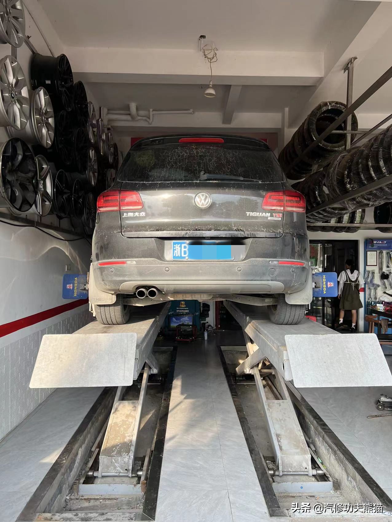 严谨的德国工人钣金修复,严谨的德国师傅修复事故车