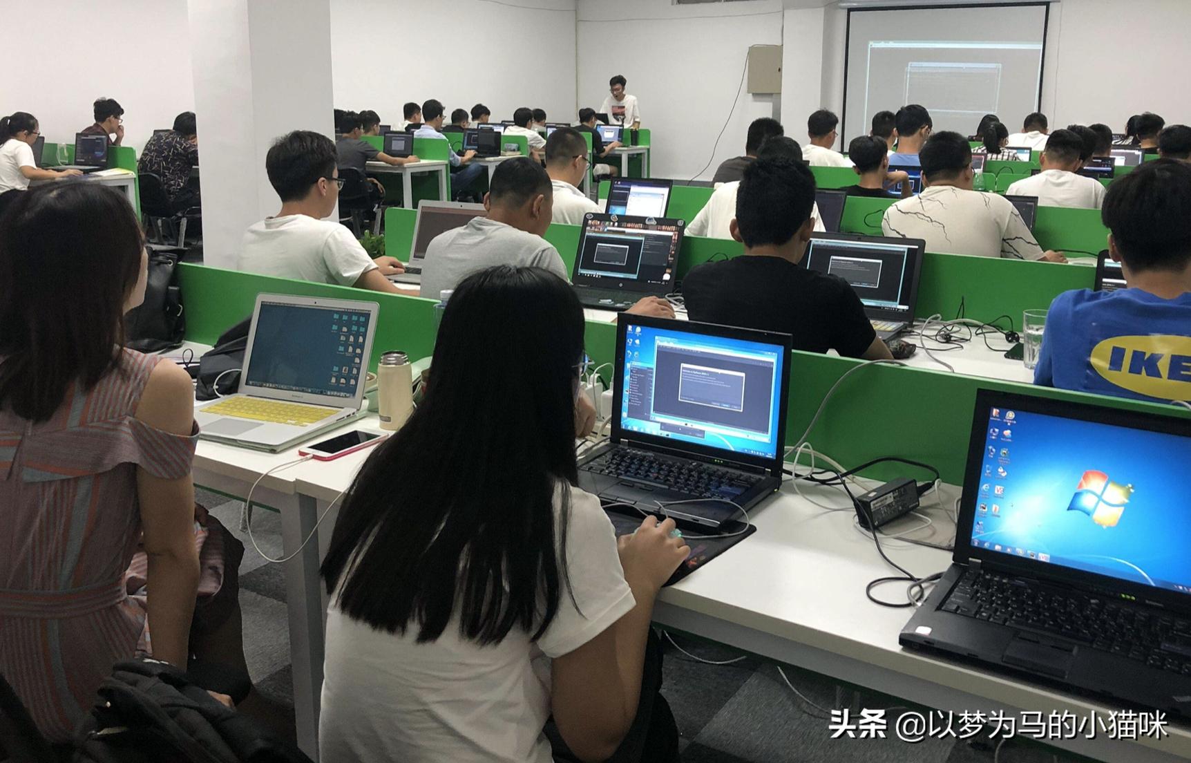 理工科就业率最高的十大专业,理工类就业好待遇高的专业