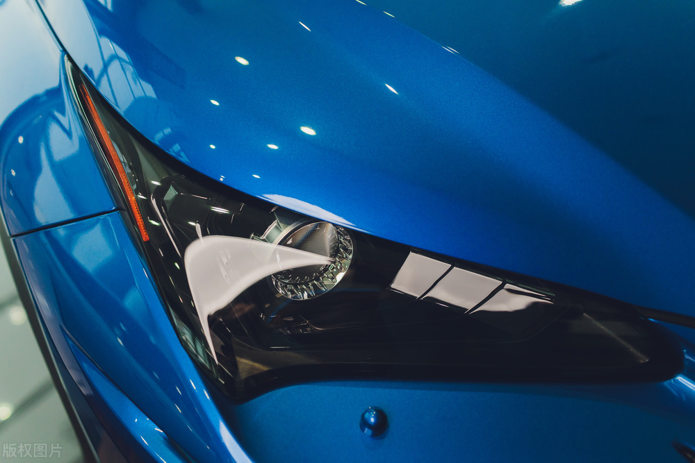 大灯发黄一招搞定,大灯发黄先别扔