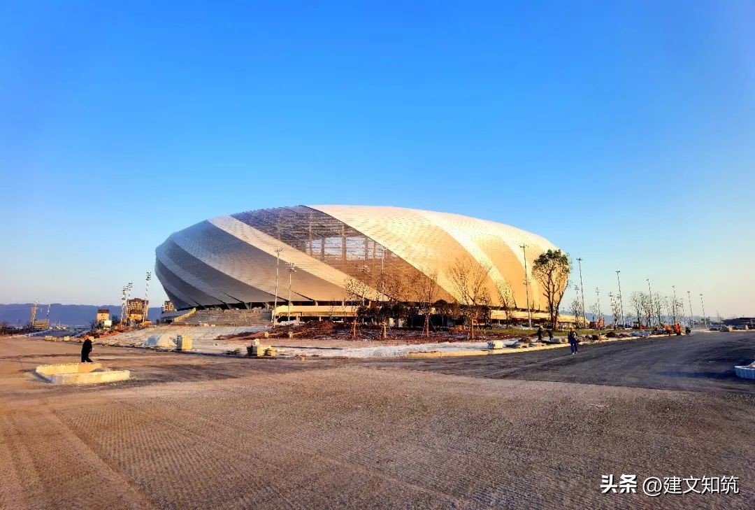 重庆龙兴体育场足球场,成都龙兴足球场