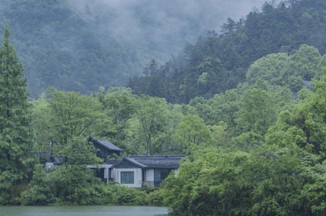 云雾缭绕人间仙境富春山居图,富春山居图旅游