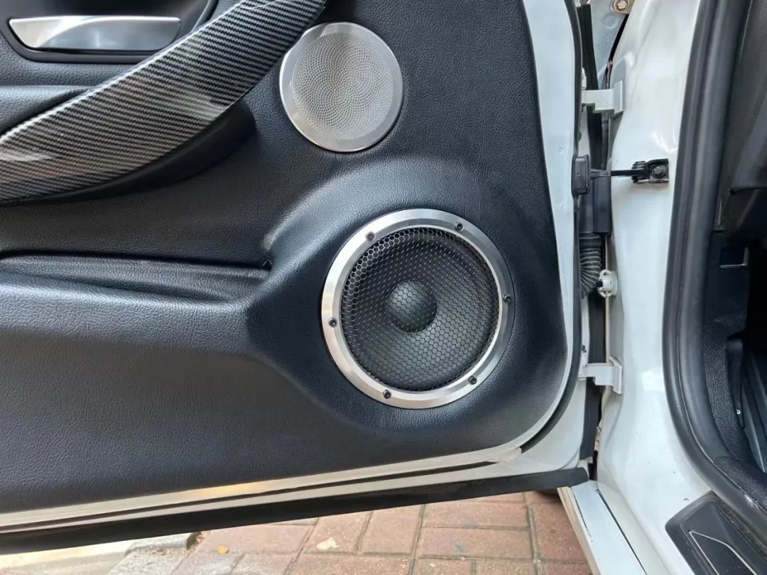 宝马3系提升豪华感,宝马3系升级蓝驱音响效果