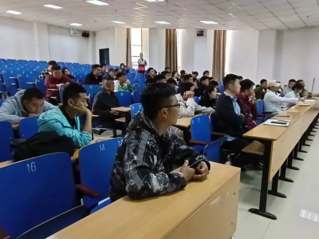 呼和浩特市赛罕区青少年足球培训,呼和浩特市足球成人培训