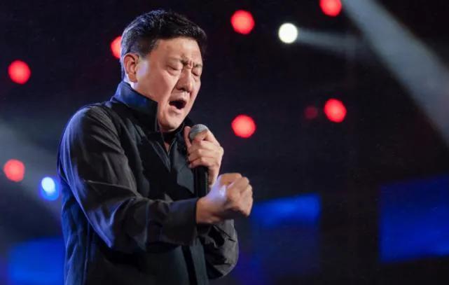 实力歌手被网红歌手嫌弃,网红歌手被实力歌手批评