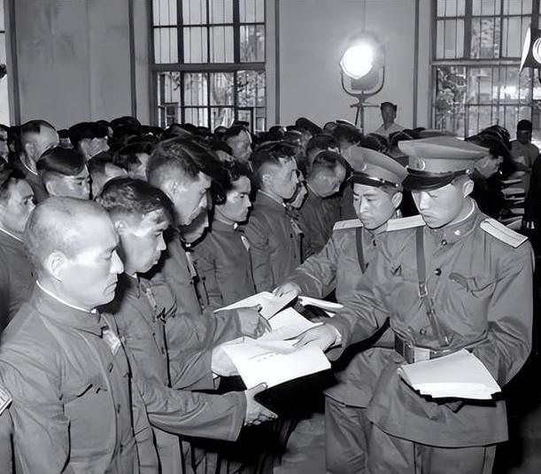 黄维被俘后视频,黄维被赦免后的生活