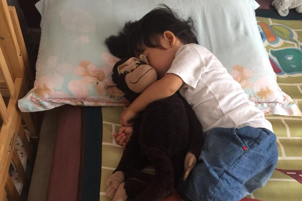 宝宝哄睡小技巧解决宝宝入睡困难,宝宝很难入睡睡前教你一招