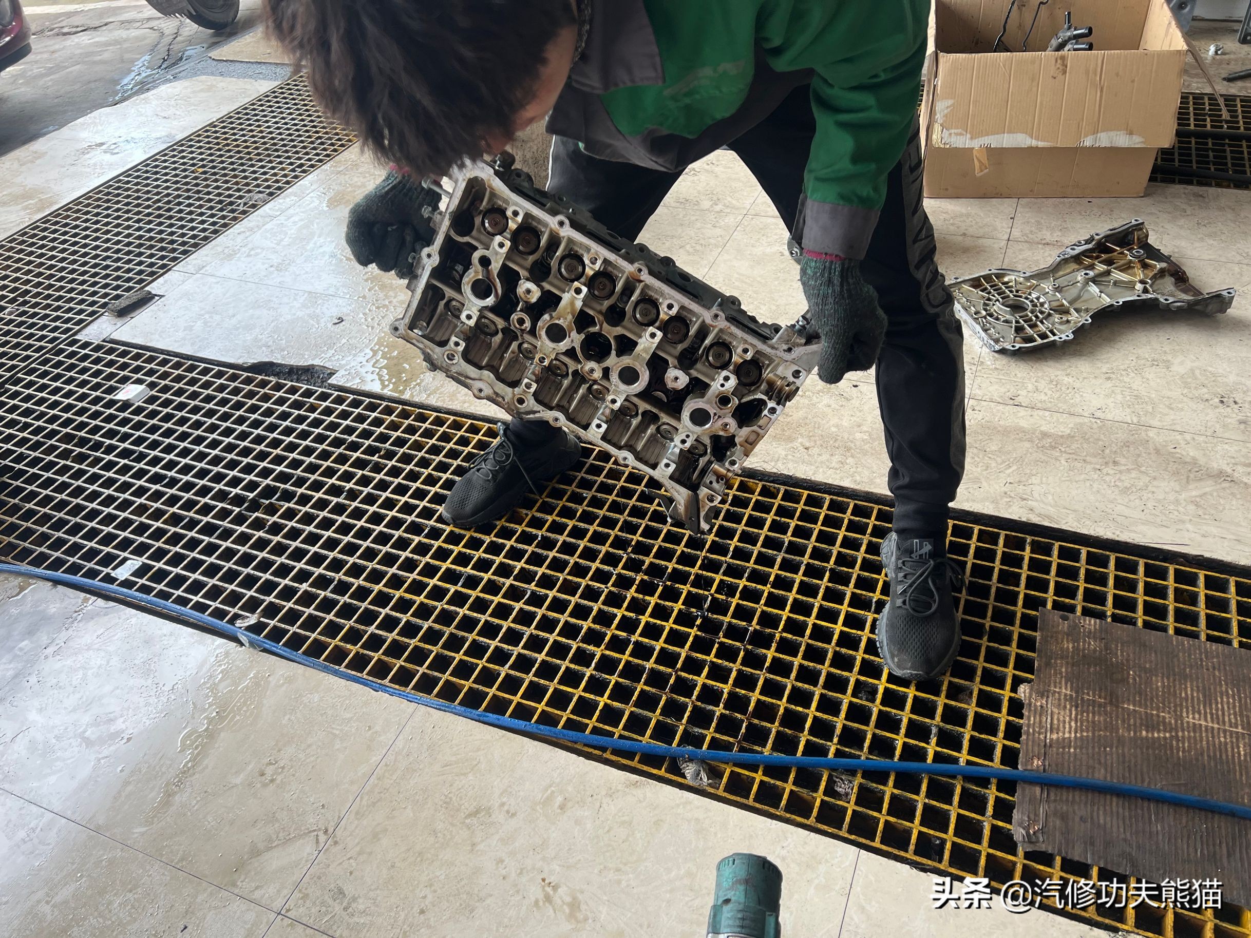 全新胜达大修,现代全新胜达9万公里烧机油