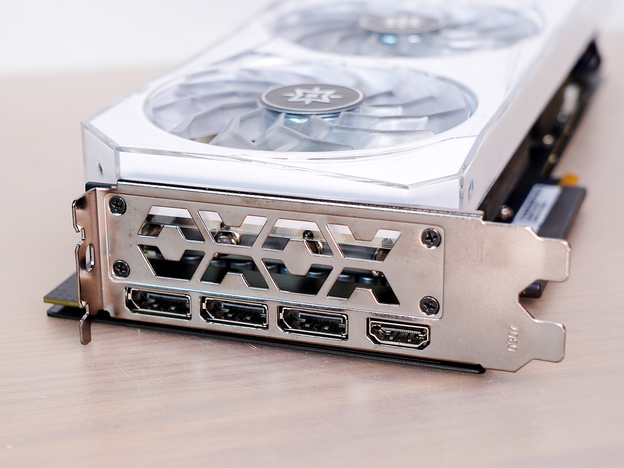 又小又白,12代3060tiitx主机推荐