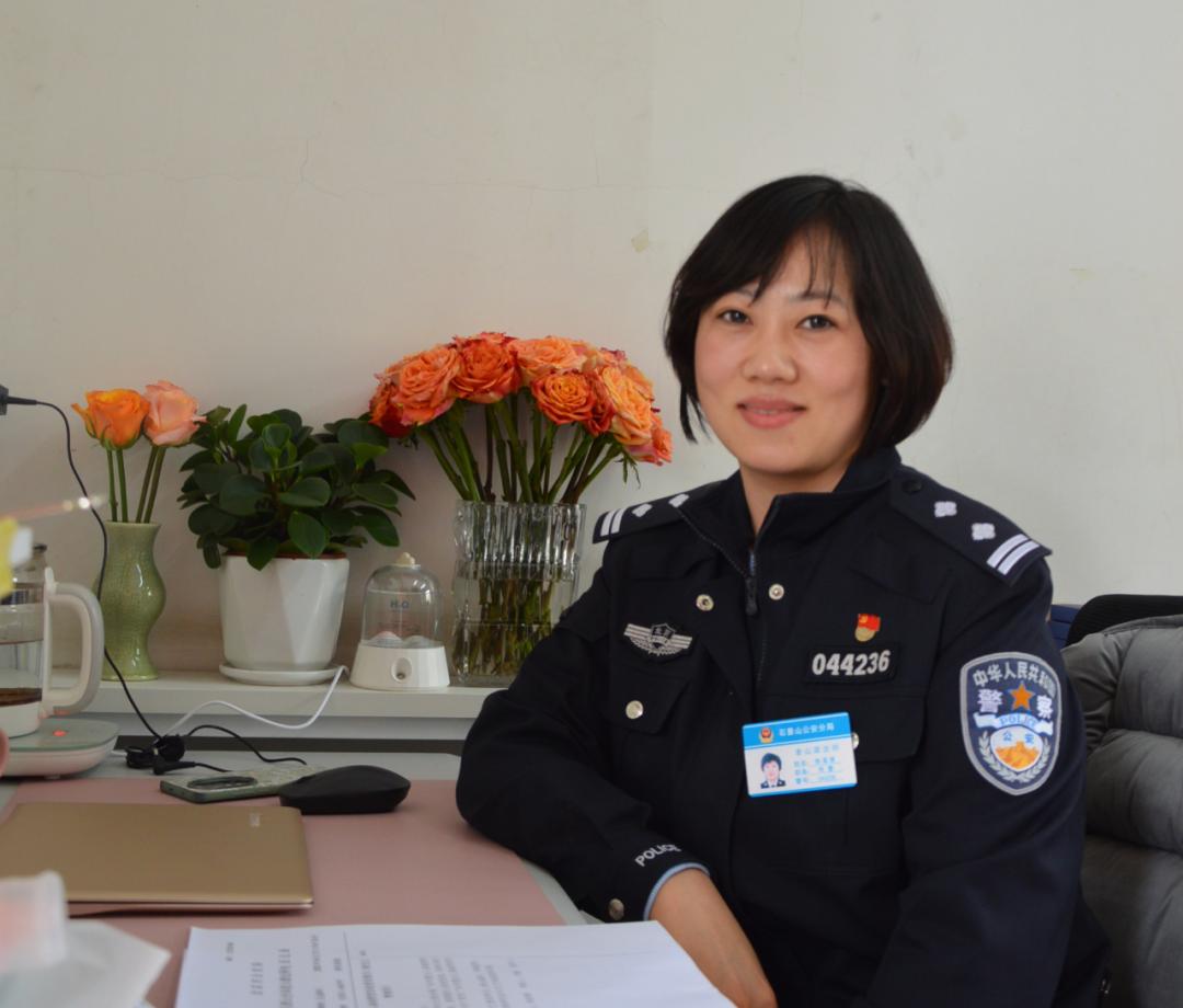 警花表白同为民警的新郎,警花燕子电影完整版