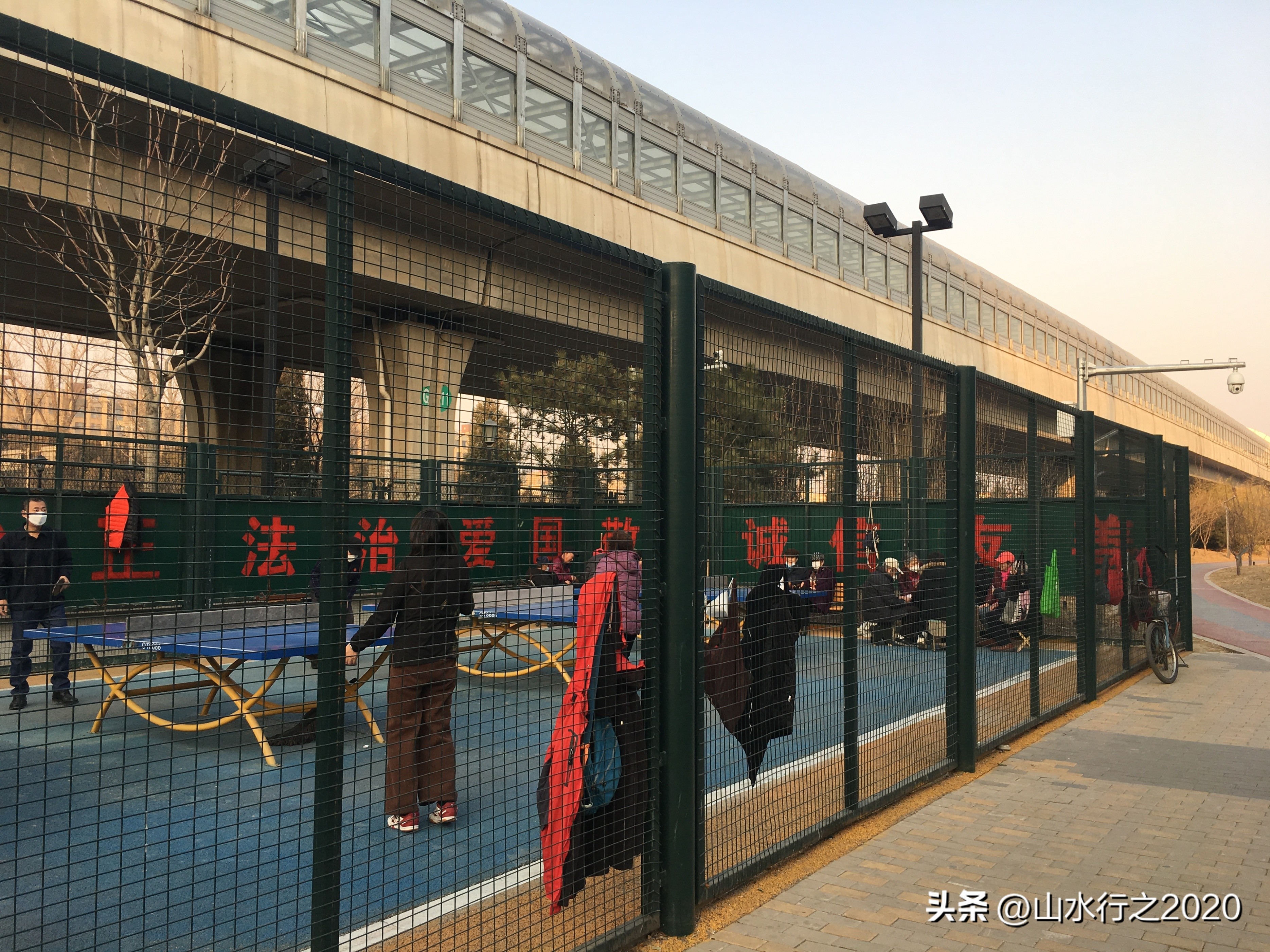 怎样缓解妈妈的孤独,如何排解父母给自己的压力