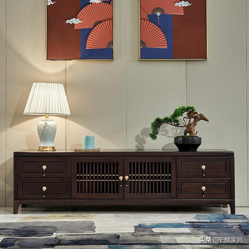 新中式电视柜两边放什么最好,新中式电视柜款式效果图