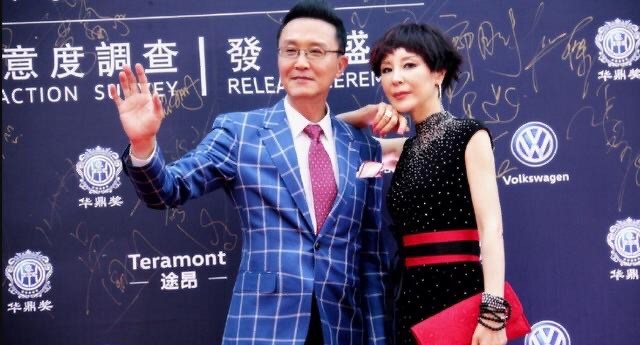 吴刚和妻子感情有多好,吴刚和老婆恩爱