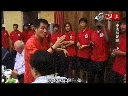 假球冲上热搜，中国男篮男足哪个更烂？