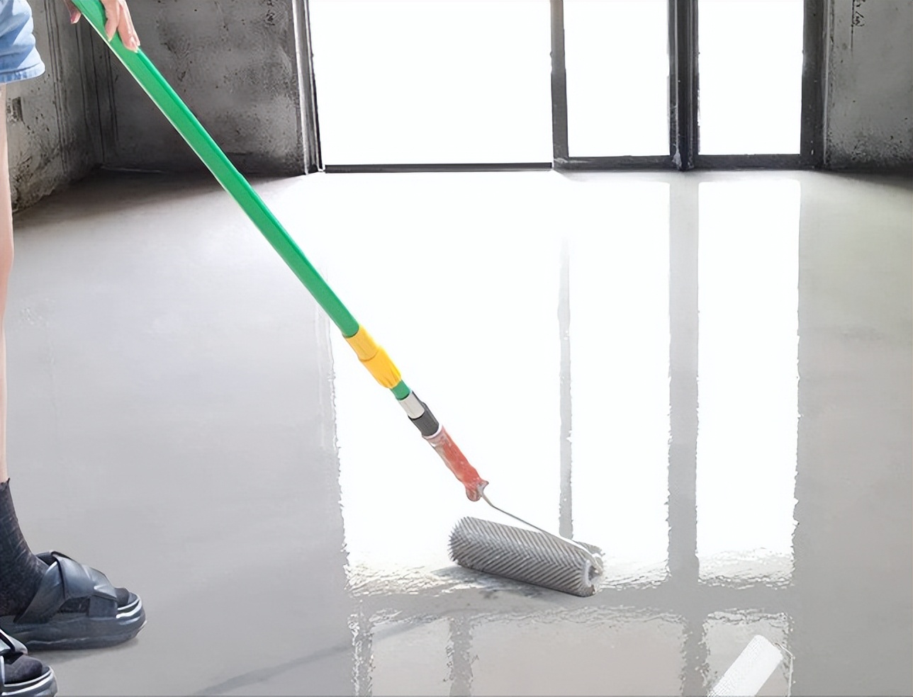 自流平界面剂的使用方法和步骤,水泥自流平施工工艺流程正确的是