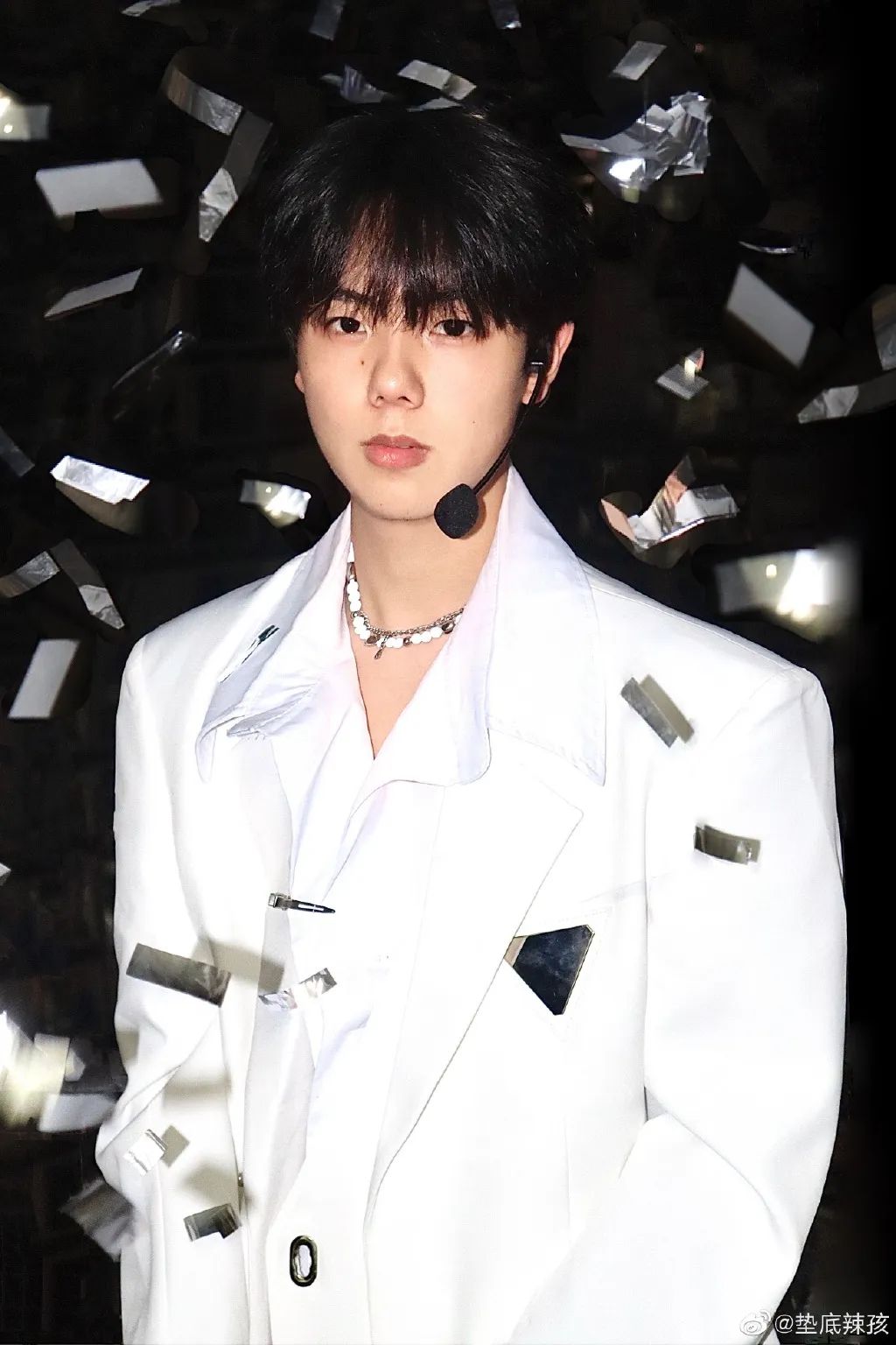 女生的p图技术有多强大,再一次感叹网红的p图技术