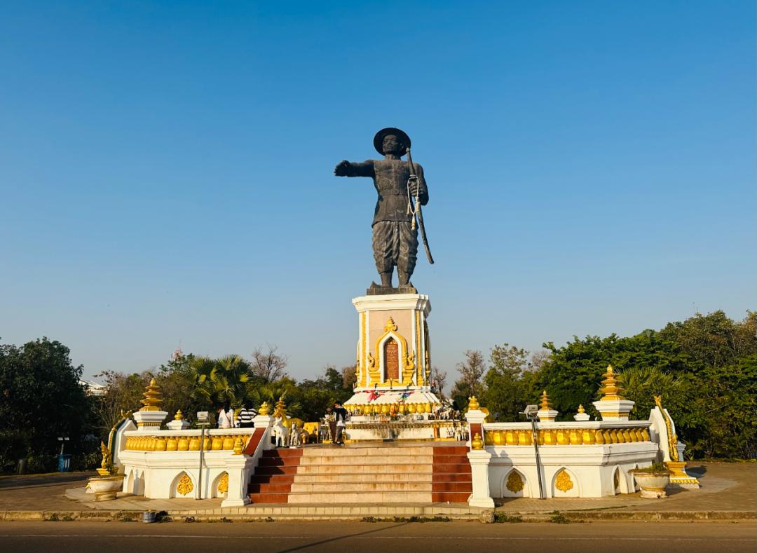 如何乘坐中老铁路到老挝,乘坐中老铁路怎么通关