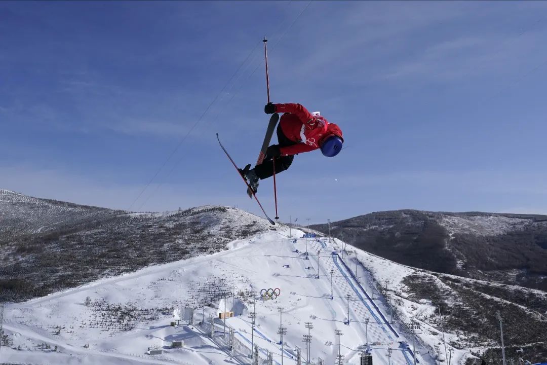 谷爱凌介绍滑雪品牌,谷爱凌滑雪同款