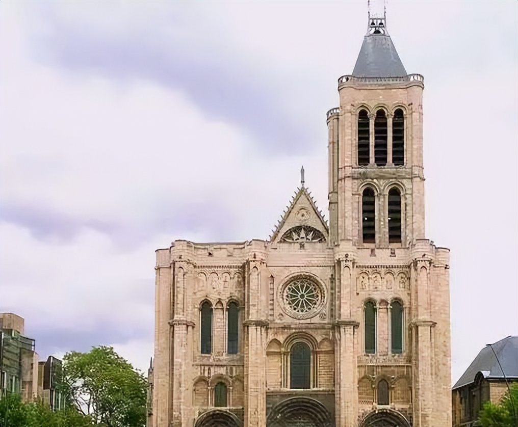 圣德尼教堂为什么建尖顶,圣德尼教堂意义