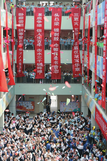 山西省30万考生参加高考,山西近30万考生赶考