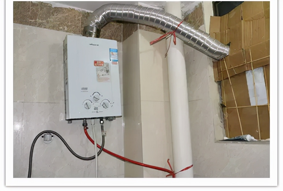 女子突发疾病倒地晕厥,女子洗澡晕倒差点溺水