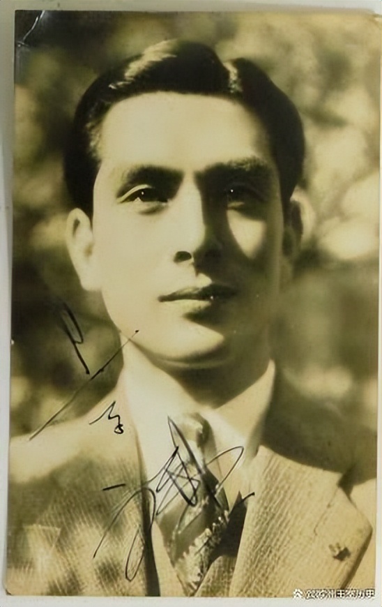 他是昭和时代的*男美**子，无滤镜无美颜，颜值妥妥的校草