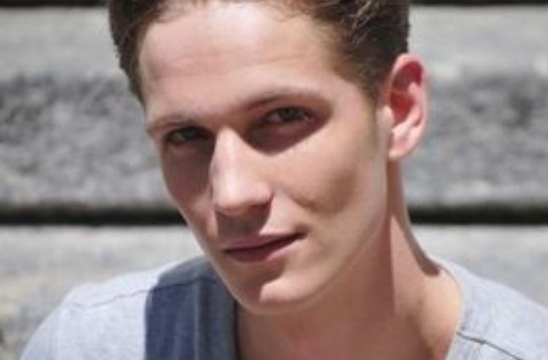 女人颧骨高杀夫不用刀真的吗,女人颧骨高杀夫不用刀上句是什么