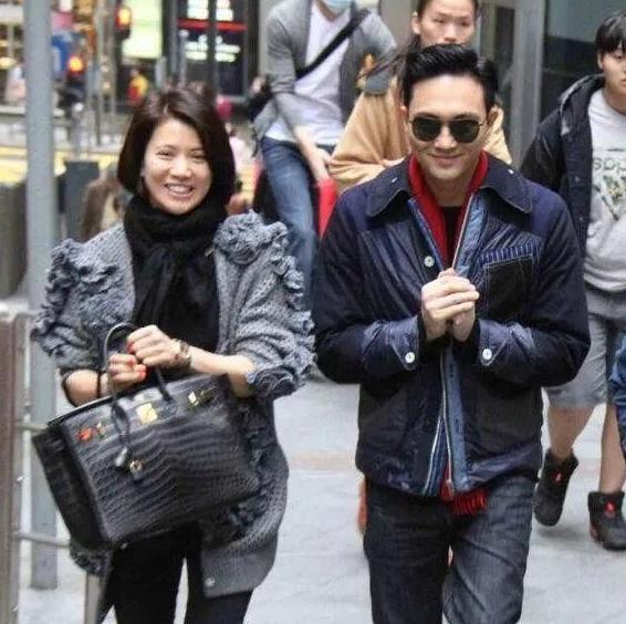 唐嫣亿万富豪,唐嫣天价手机壳图片