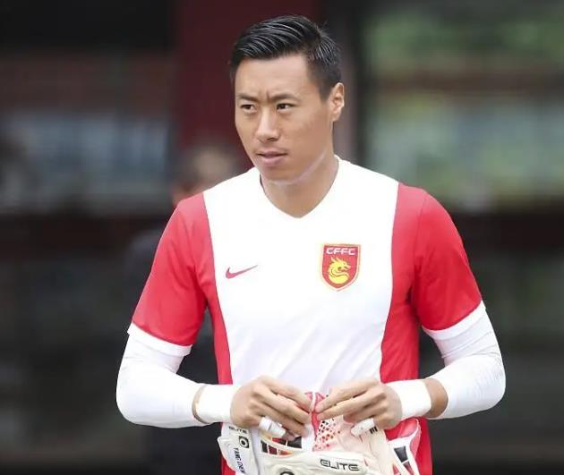 中国男足运动员回应被骂上热搜,中国男足球员知道自己被骂的反应