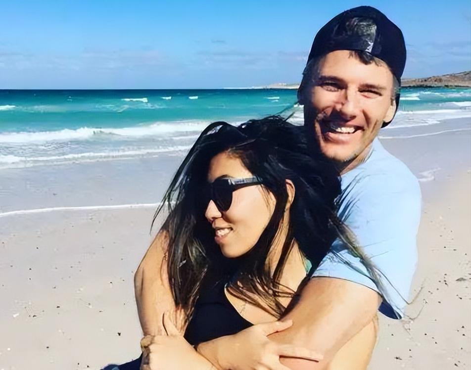 中国人喝牛奶很残忍?喝人血的曲婉婷竟斥责同胞:为何要吃乳制品