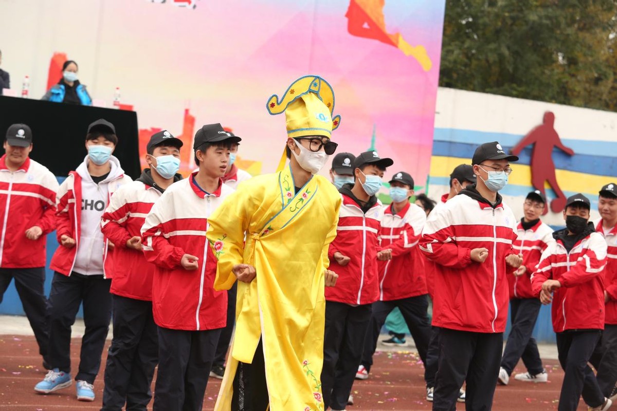 超燃超好看!四川这所中职运动会开幕式成大型cosplay现场?