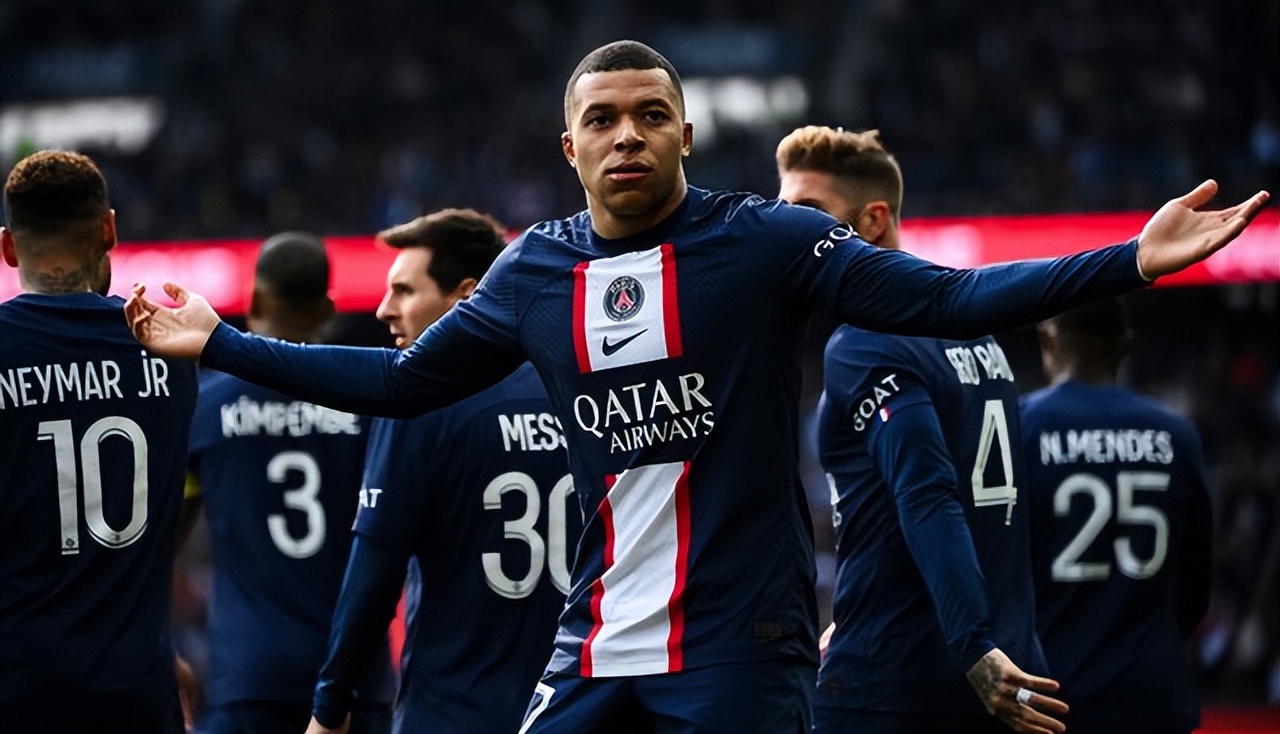 内马尔伤退姆巴佩双响梅西任意球读秒绝杀！巴黎4-3逆转击败里尔