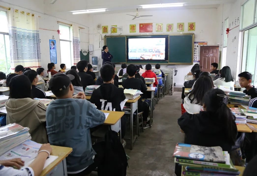 坑朋友！男子贩毒后利用朋友微信收款码“自洗钱”，结果……