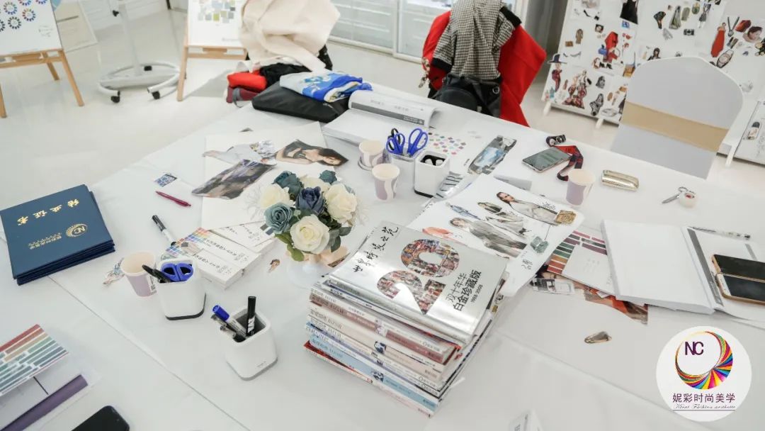 妮彩服装,妮彩服饰