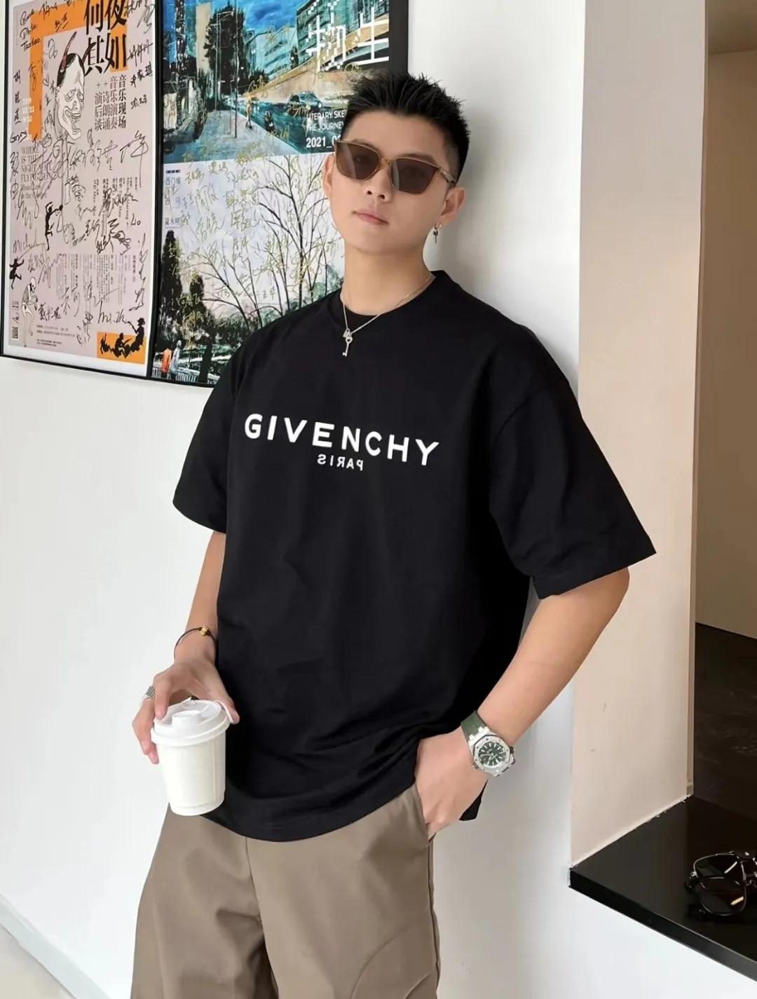 皮肤黄黑不要穿什么色,皮肤黑的男生适合什么颜色的衣服