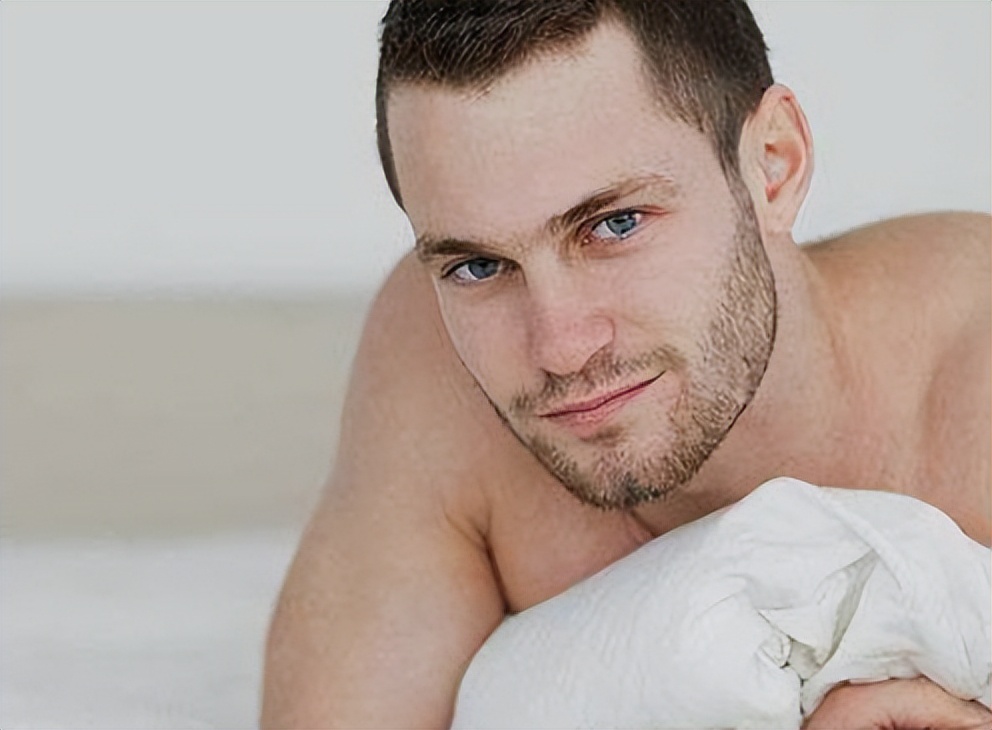 男人腋下潮湿什么原因,男人私密的地方潮湿怎么回事