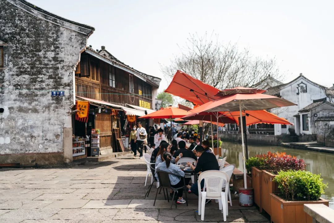 鸣鹤千年古镇图片,鸣鹤古镇的白墙黛瓦